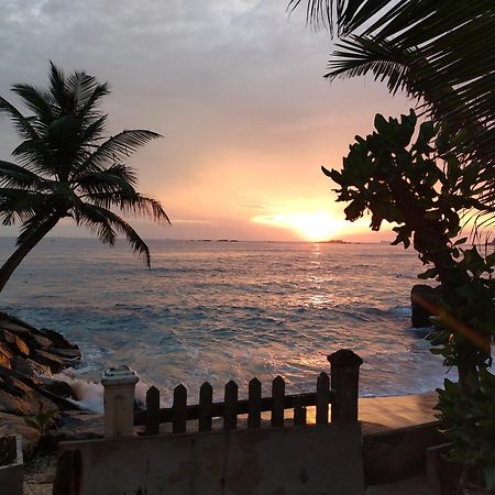 Happy Beach Resort ウナワトゥナ エクステリア 写真