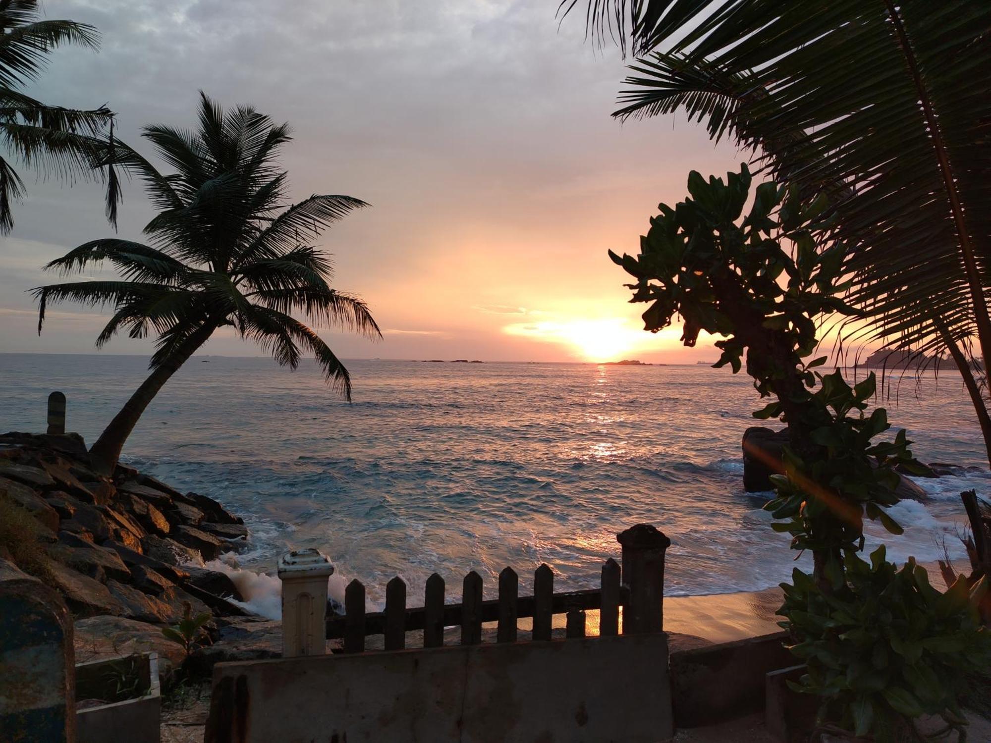 Happy Beach Resort ウナワトゥナ エクステリア 写真